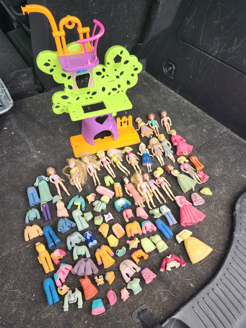 Lot Of 19 Vintage Polly Pocket Dolls & Over 75 Accessories